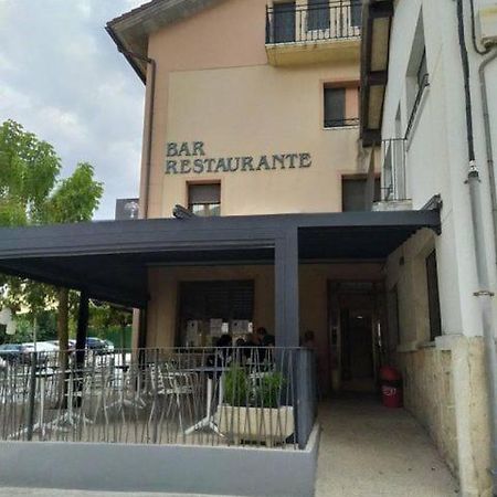 Hostal Restaurante Ibaisek Zudaire Exterior photo