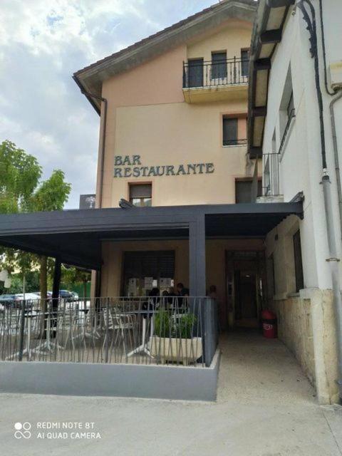 Hostal Restaurante Ibaisek Zudaire Exterior photo